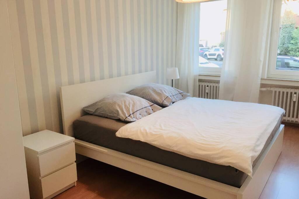 Apartment 120 Qm -3 Schlafzimmer-2 Baeder- Fuer 7 Gaeste Düsseldorf Exterior foto